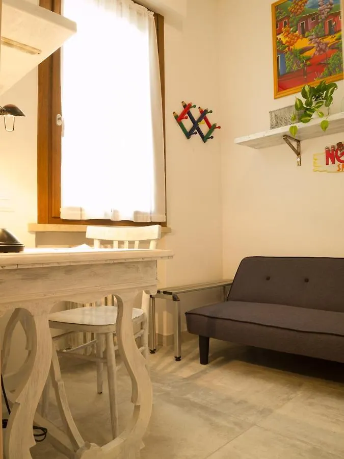 Yourbanflat Il Nido Della Cipi Verona 0*,  Italia